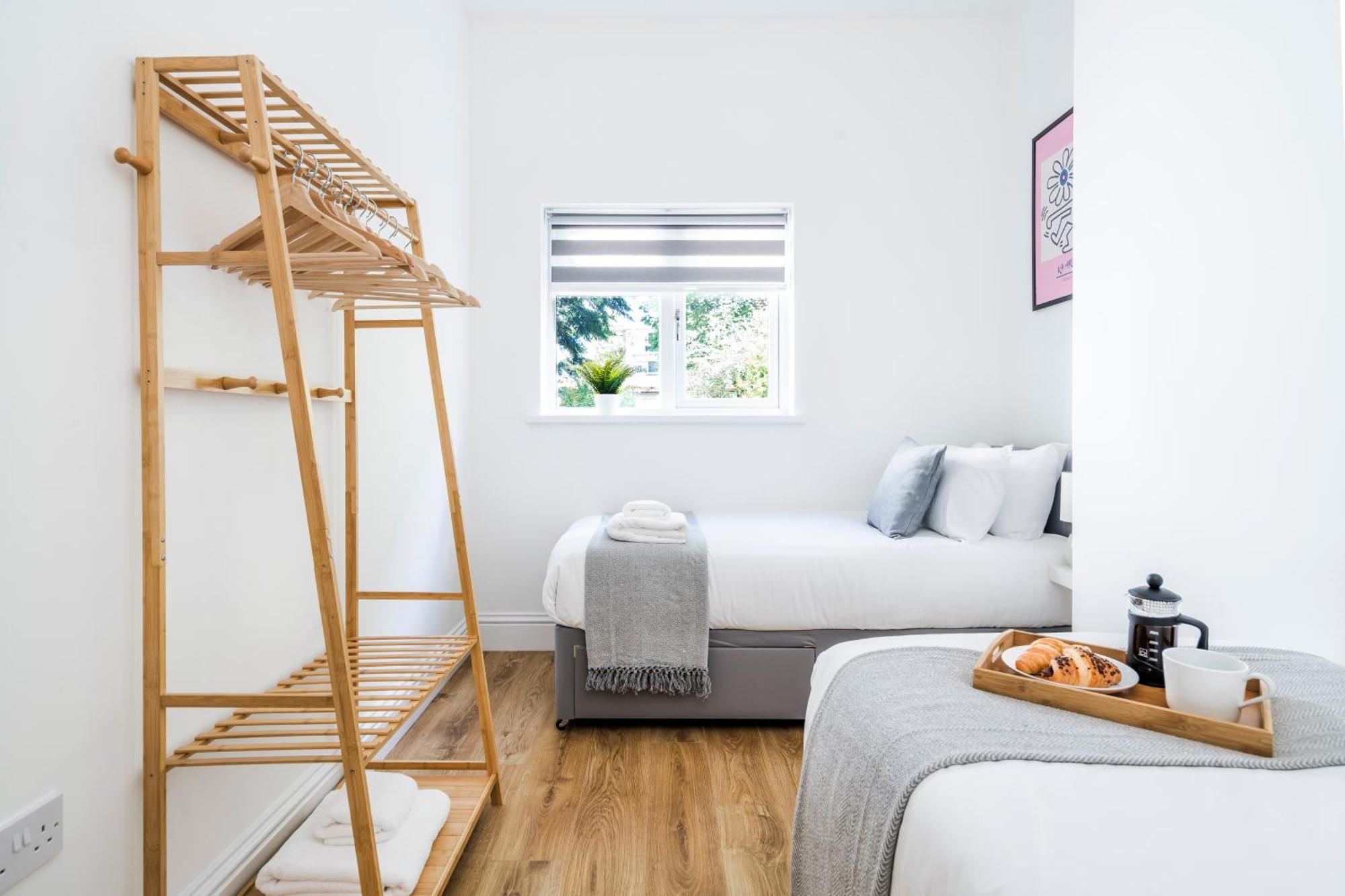 Cozy 2 Bedroom Apartment In Sutton Sutton  Exterior photo